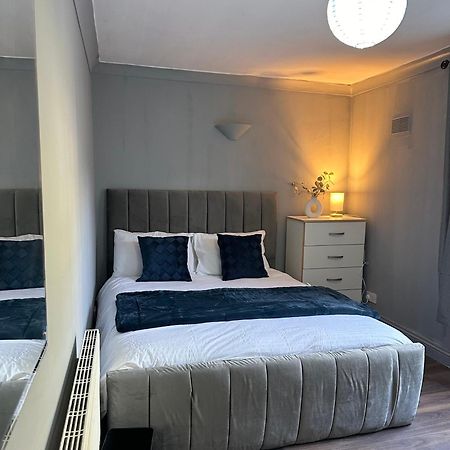 Luxury Room In A 4 Bedroom Flat! 4 Minutes Walk To Kingscross, St Pancras Londra Dış mekan fotoğraf