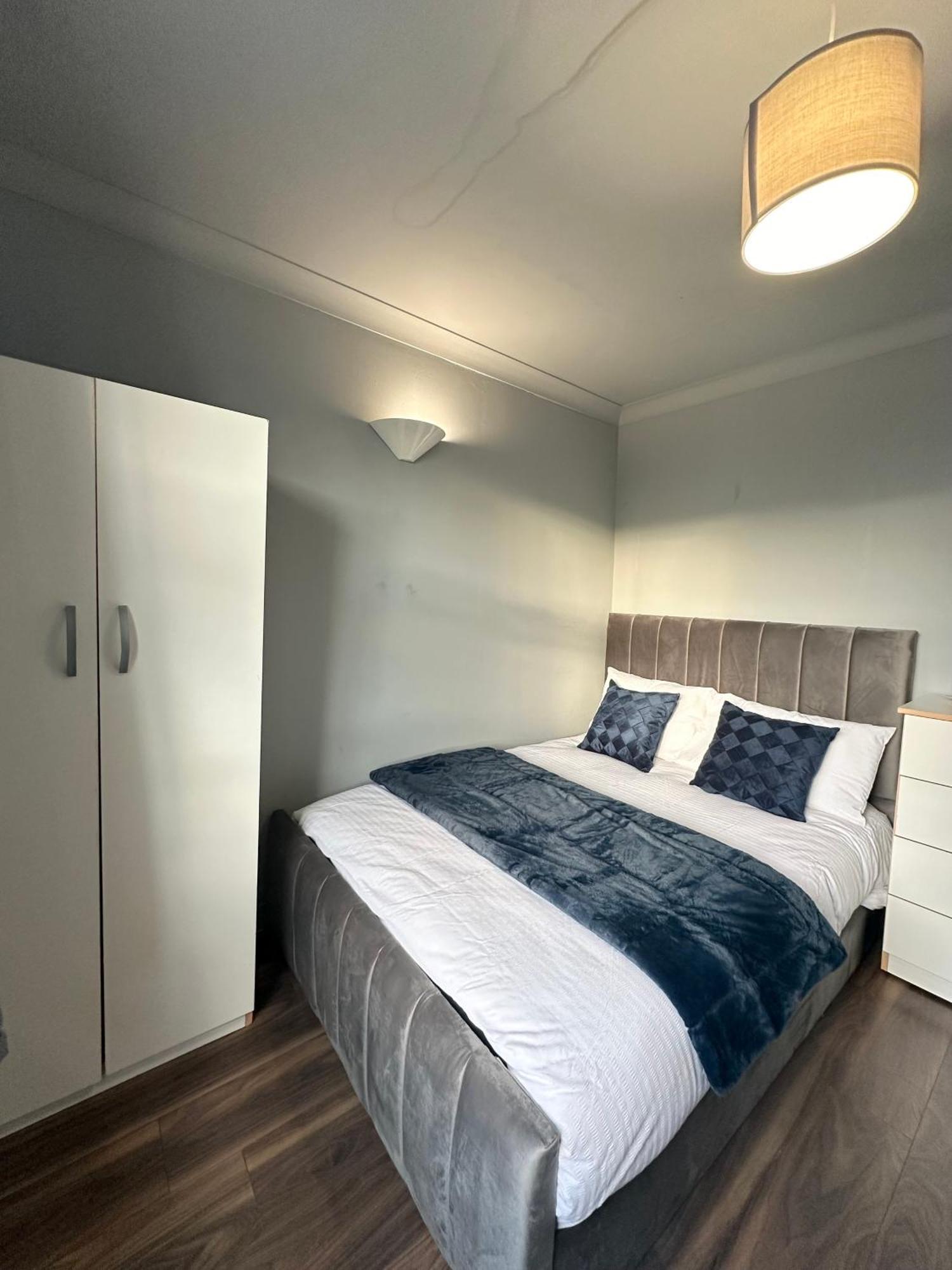 Luxury Room In A 4 Bedroom Flat! 4 Minutes Walk To Kingscross, St Pancras Londra Dış mekan fotoğraf
