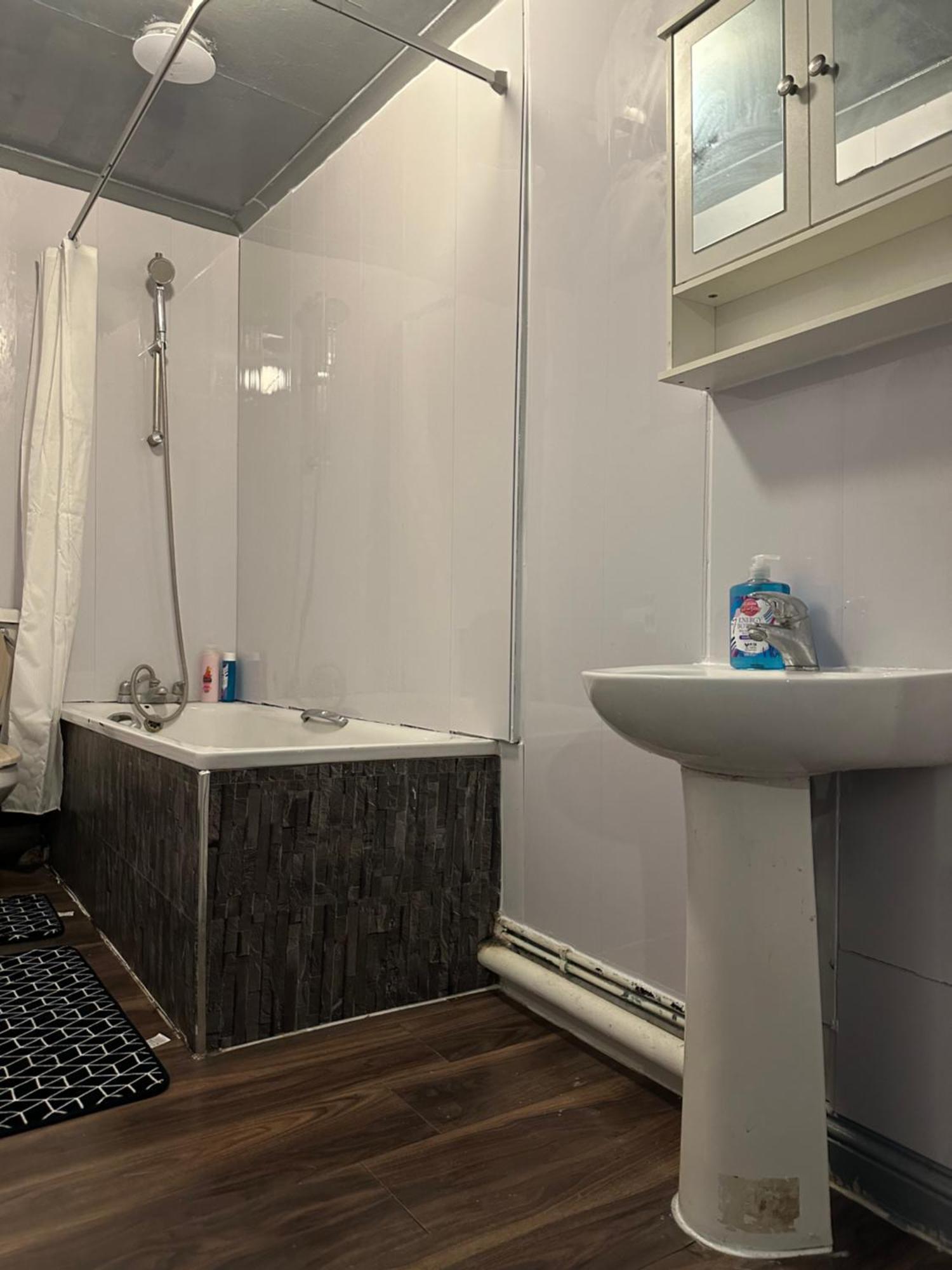 Luxury Room In A 4 Bedroom Flat! 4 Minutes Walk To Kingscross, St Pancras Londra Dış mekan fotoğraf