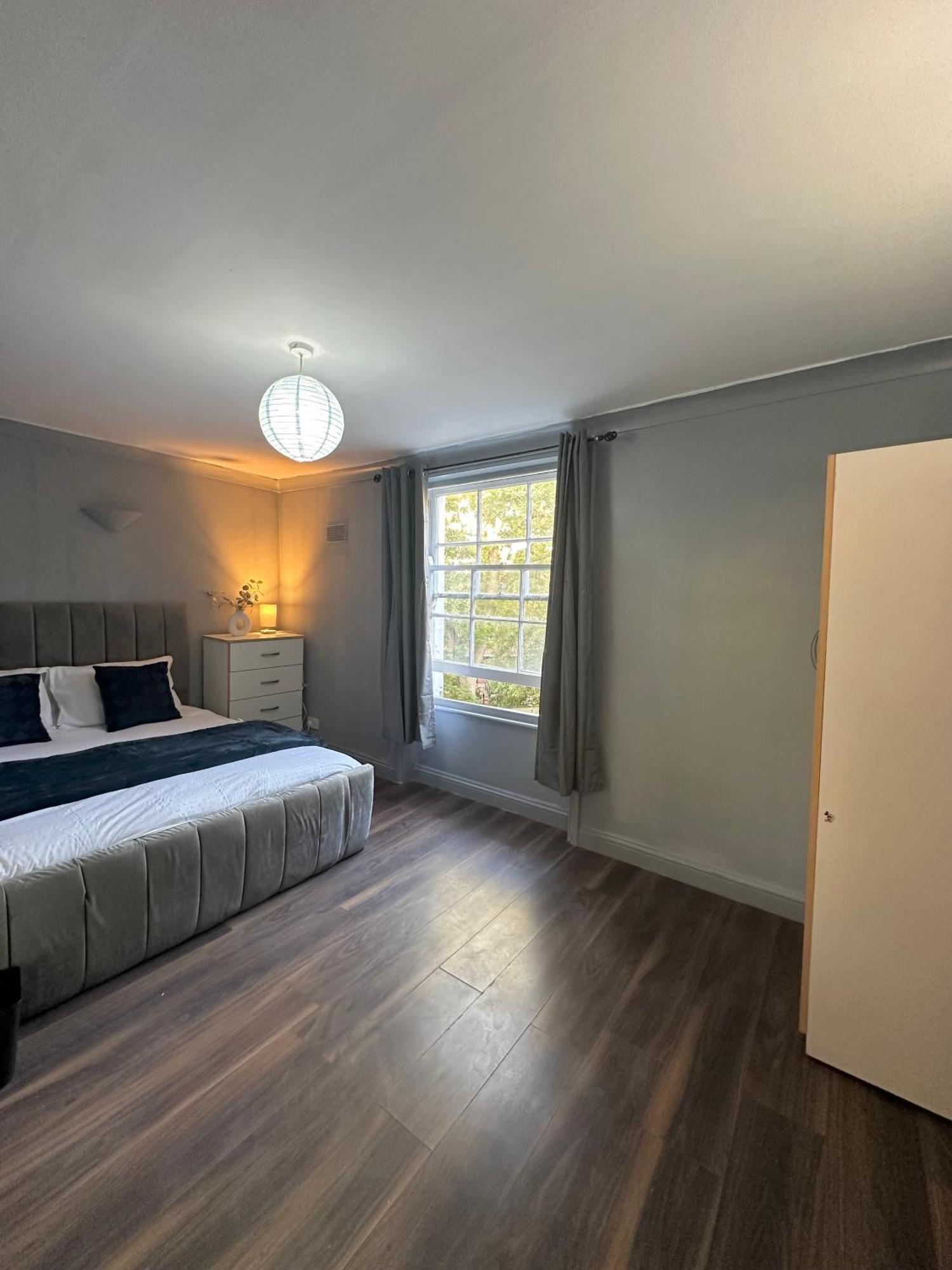 Luxury Room In A 4 Bedroom Flat! 4 Minutes Walk To Kingscross, St Pancras Londra Dış mekan fotoğraf