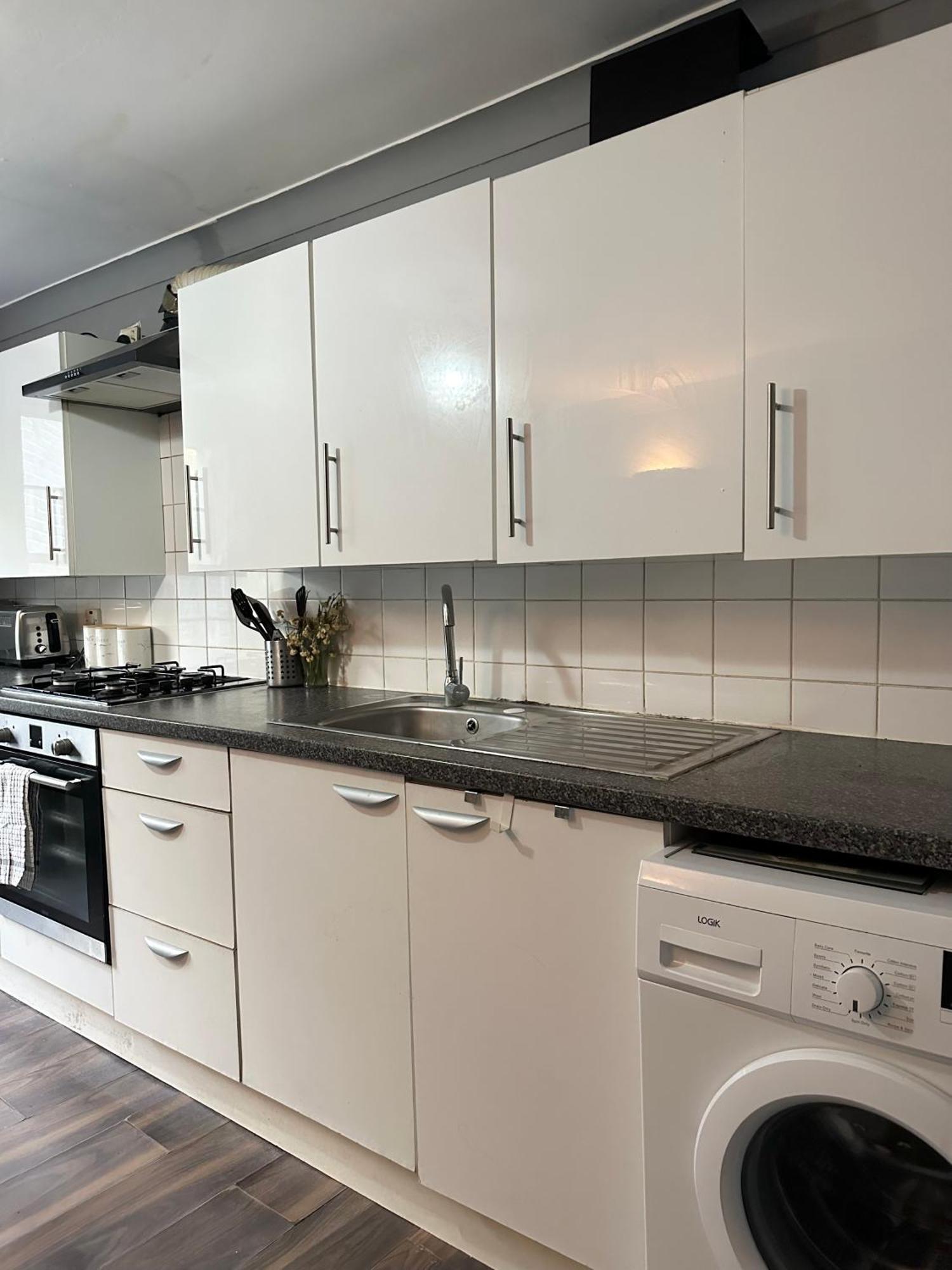 Luxury Room In A 4 Bedroom Flat! 4 Minutes Walk To Kingscross, St Pancras Londra Dış mekan fotoğraf