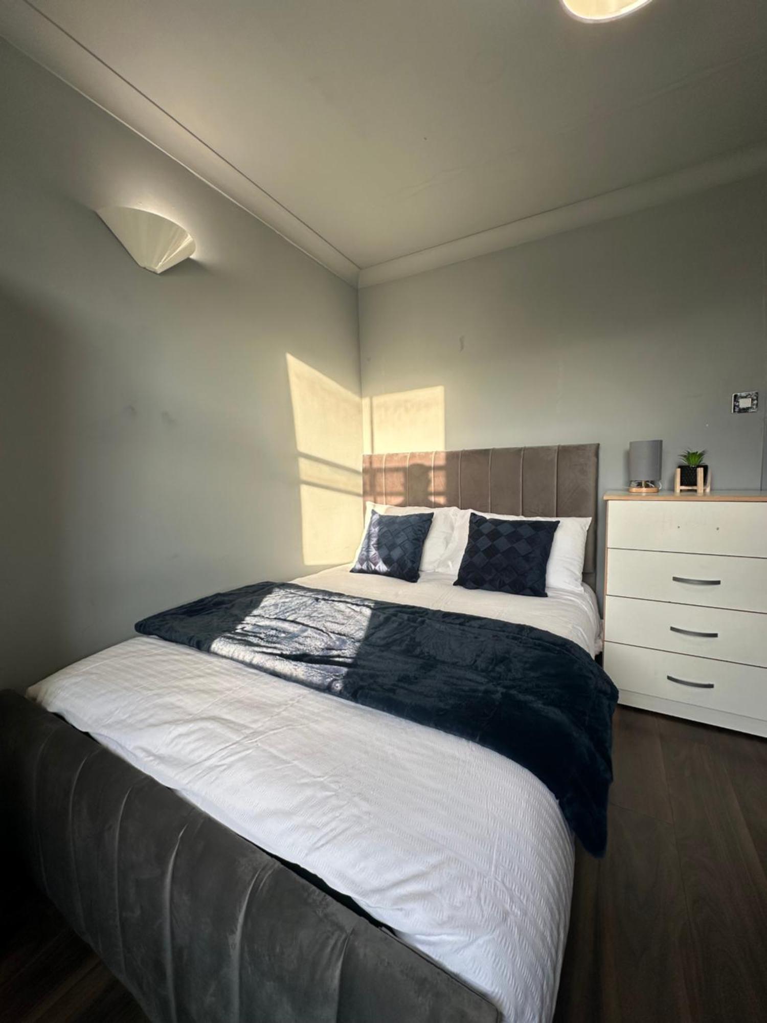 Luxury Room In A 4 Bedroom Flat! 4 Minutes Walk To Kingscross, St Pancras Londra Dış mekan fotoğraf