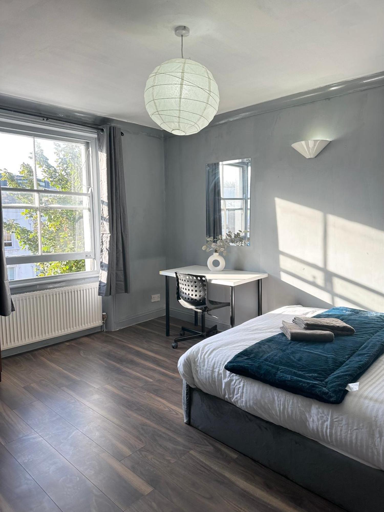 Luxury Room In A 4 Bedroom Flat! 4 Minutes Walk To Kingscross, St Pancras Londra Dış mekan fotoğraf