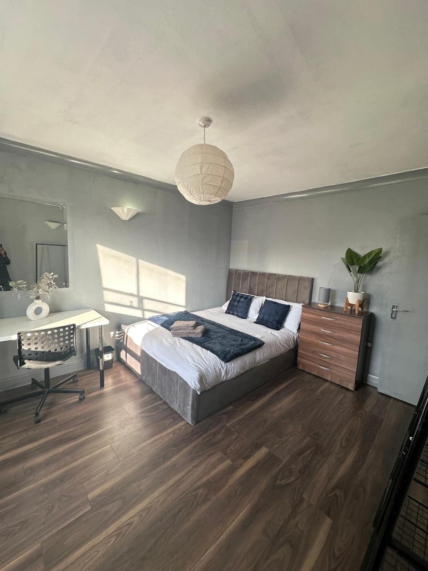 Luxury Room In A 4 Bedroom Flat! 4 Minutes Walk To Kingscross, St Pancras Londra Dış mekan fotoğraf