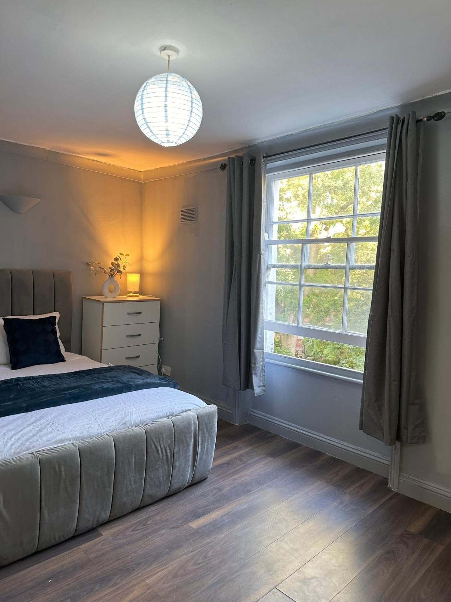 Luxury Room In A 4 Bedroom Flat! 4 Minutes Walk To Kingscross, St Pancras Londra Dış mekan fotoğraf