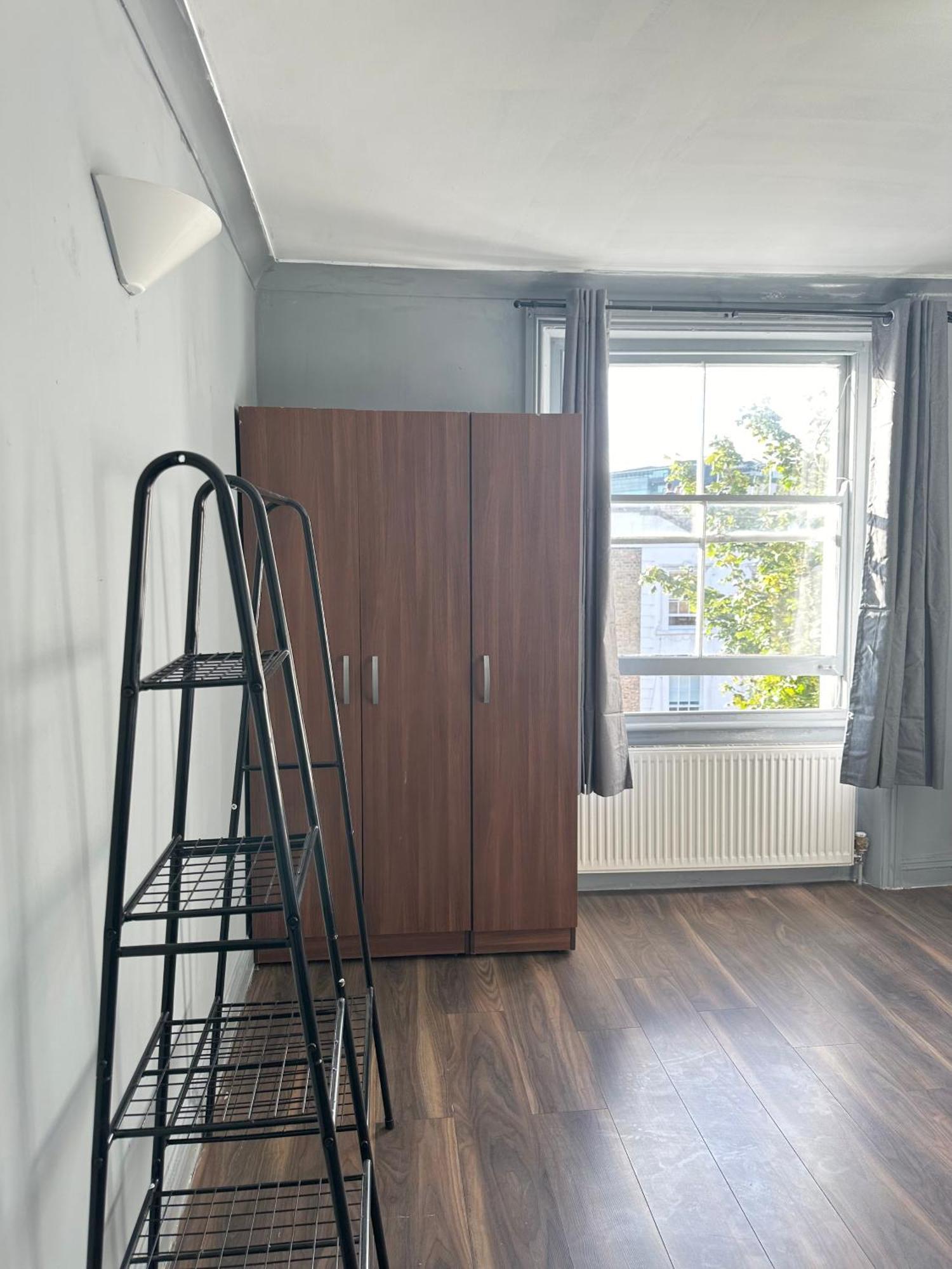 Luxury Room In A 4 Bedroom Flat! 4 Minutes Walk To Kingscross, St Pancras Londra Dış mekan fotoğraf