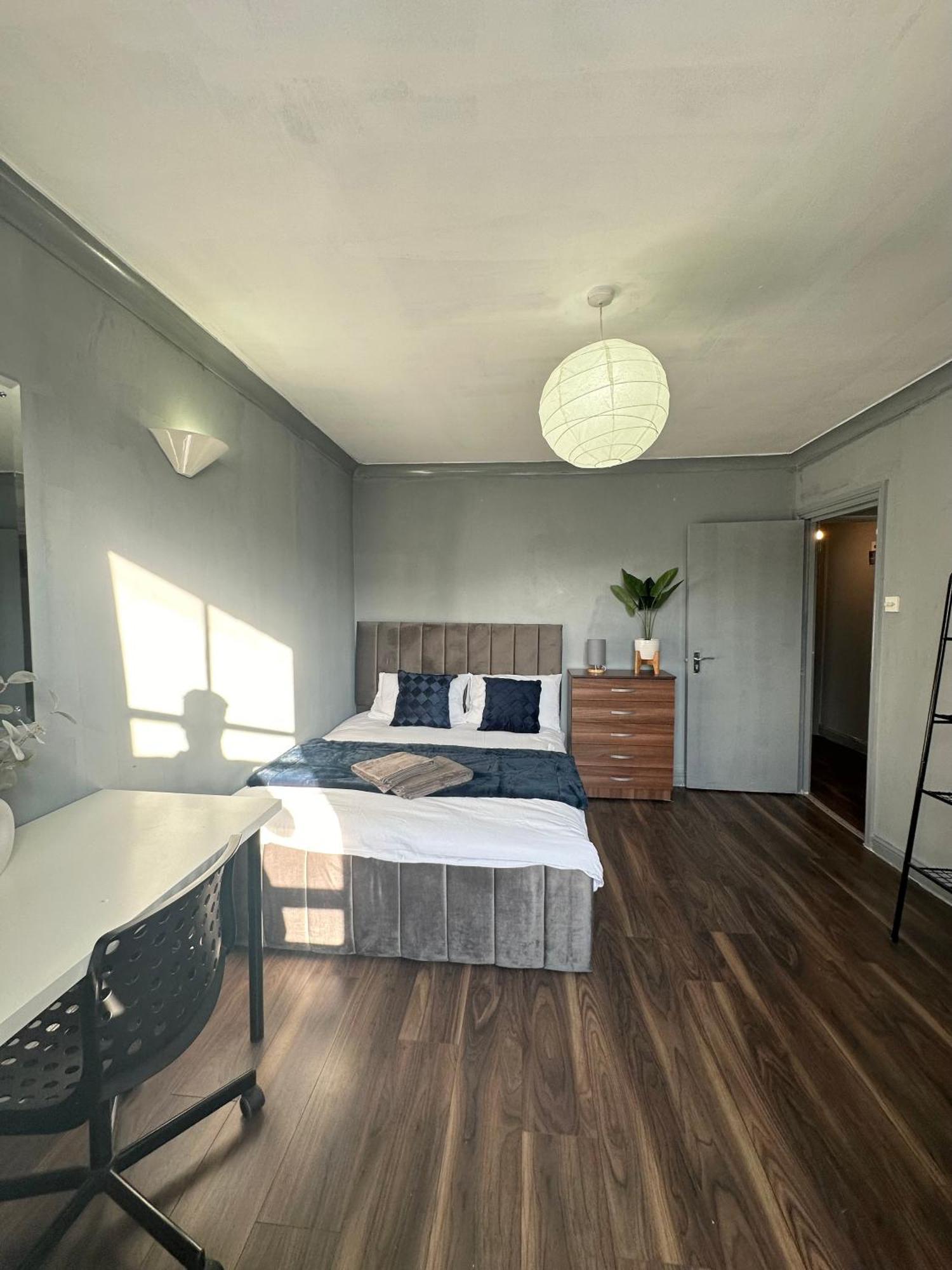 Luxury Room In A 4 Bedroom Flat! 4 Minutes Walk To Kingscross, St Pancras Londra Dış mekan fotoğraf