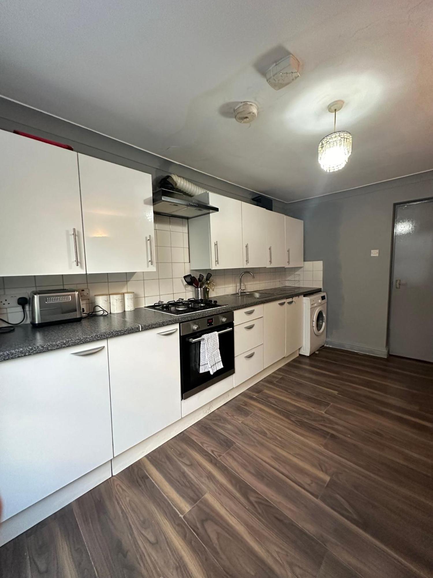 Luxury Room In A 4 Bedroom Flat! 4 Minutes Walk To Kingscross, St Pancras Londra Dış mekan fotoğraf